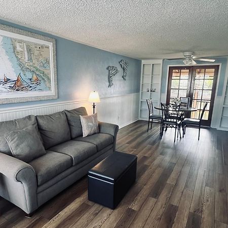 River Wilderness Waterfront Cabins エバーグレイズシティ エクステリア 写真